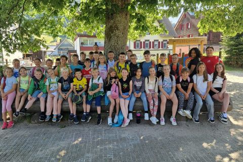 Die Klassen 3 und 4 fahren nach Calmbach ins Präventionstheater 