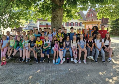 Die Klassen 3 und 4 fahren nach Calmbach ins Präventionstheater 