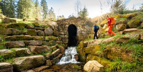 Wandern an der Quelle